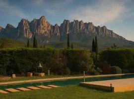 LuxRural Montserrat | Piscina con Vistas Únicas