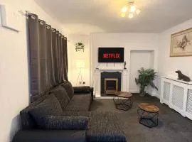 Contractor & Family Sleeps 5 Bham HS2 Parking for 3