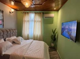 Gt LUXURY HOUSING APPARTEMENT, hótel í Douala