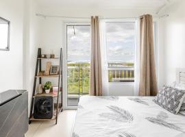 4 Person Studio Near Sky Ranch Tagaytay, hotel a Kaybagal