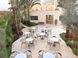 Hotel Boutique Petit París, hotel v destinácii Port de Pollensa