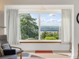 Spacious Apartment in Rock Private Parking, hotel in Roche