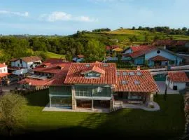 Wishome-Disfrutar del eclipse desde una espectacular villa con piscina