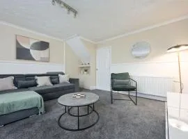 2BR Sleeps 6 with Parking Near Linlithgow Palace