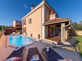 Casa Vivo by Briskva