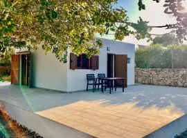 Casetta Sole & Luna, immersa nel verde a pochi passi dal mare