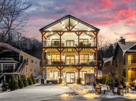 9 BR,34 Sleeps Skiing Lake Sauna Hottub Kayaks, hotel a Lake Harmony