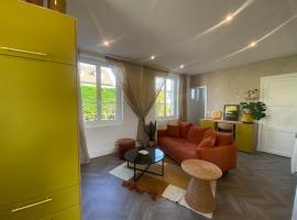Cozy house for 6 people, hôtel à Noyon