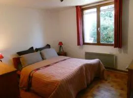 Les Pucines T2 bas de villa