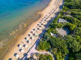 Residence with swimming pool and private beach in San Vincenzo