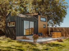 Tiny Bali spa house, Hotel in Menaldum