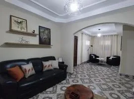 Casa espaçosa com Wi-Fi, garagem para 2 veículos e área externa em Campos dos Goytacazes