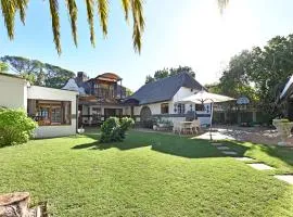 Unique Thatch Home in Champagne area in Pinelands