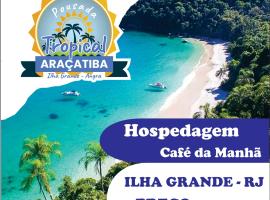 Pousada Tropical Araçatiba, hotel in Praia de Araçatiba