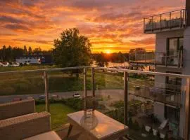 Marina Deluxe II - garaż podziemny, widok na jezioro z każdego z 3 pokoi, 70 m2, Netflix