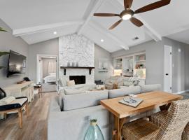 Family or Group Getaway Spacious Home - Porch - Sleeps 10, hotel en Daphne