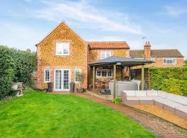 4 Bed in Dersingham oc-m33680