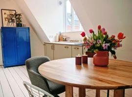 B&B Chez Nini - Luxury City Loft --PARKING AVAILABLE--, hotel in Groningen
