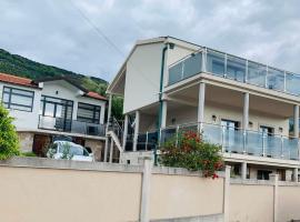 Villa Andrea Lower Level, ξενοδοχείο σε Kavač