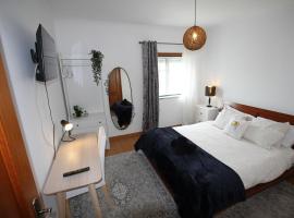 Peniche Surf Lodge 2, hotel a Peniche