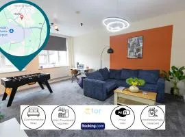 Large 2 Bedroom Apartment By The One Retreats Short Lets & Serviced Accommodation Horley Close To Gatwick Airport