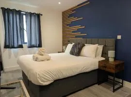 Two Bedroom Flat with Ensuite Bathrooms