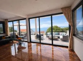 Villa Palma Maris - Pool, Sea View & Private Gym