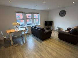 Lovely 2 bed Bedminster flat with parking, Hotel in Bristol