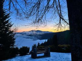 Ferienhaus Almhorizont beim Oberen Kreuzer, hotel em Friesach