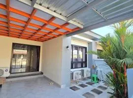 Joyful House Naiyang beach