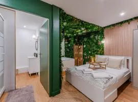 La Boétie, Cocon Central, Double Balneo Bathtub