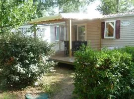 Mobil Home avec Terrasse à Bayas pour 6 Personnes - API-1-52-941