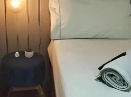 Micro Flat Compacto c/Banheiro, ξενοδοχείο σε Βόλτα Ρεντόντα