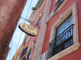 Nueva Vizcaya & Suites, מלון באידלגו דל פראל