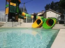 ZEcamping 4 étoiles animaux acceptés avec piscine chauffée toboggan et tennis