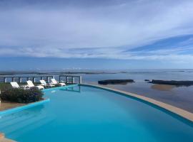 Astonish, vil&middot;la a Santa Isabel