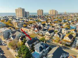 Spacious Beach House Steps to Sand with free private parking, cottage &agrave; Atlantic City