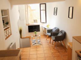 Charmant 2 PIECES à Fayence, hôtel à Fayence