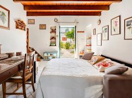 Casa DAFNE, hotel u gradu Lipari