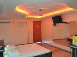 Motel Sol BR-153 - Fácil acesso ao Estádio Serra Dourada e Centro Cultural Oscar Niemeyer