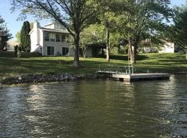 Waterfront 3BR Loft w Dock on Lake of Egypt
