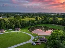 Group Getaway 3 Modern Cabins by Lake of Egypt