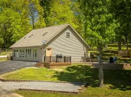 Modern Lakefront Suite with Dock