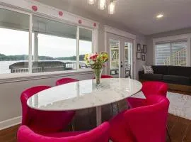 Girly 3BR Lake House w Hot Tub & Kayaks