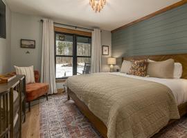 Wooded Cabin Hot Tub, Firepit & Giant City, hotel en Carbondale