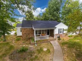 Walkable 2BR Cottage in Downtown Marion