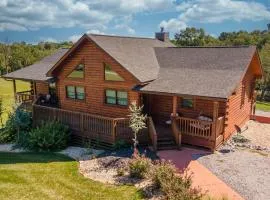 Luxury 4BR Log Cabin Near SIU & Wine Trail