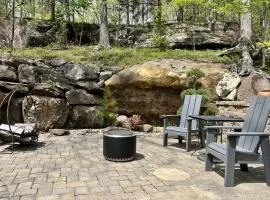 Romantic Cottage w Hot Tub & Views