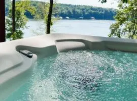 Log Home Hot Tub Retreat, Kayaks