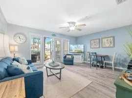 Grand Caribbean East Poolside Palms